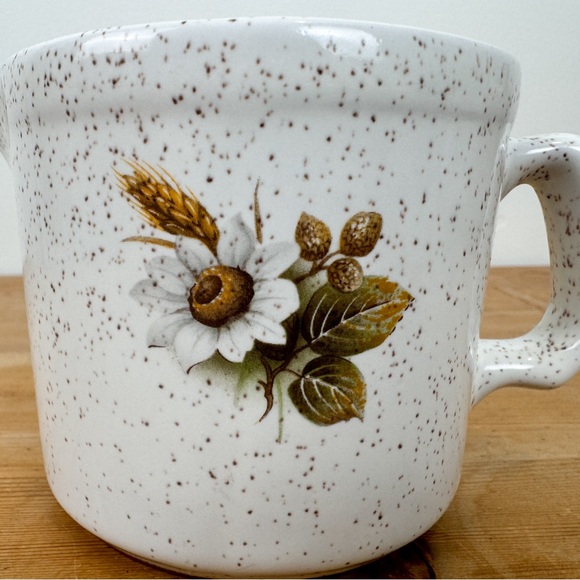 Vintage Floral Creamer - Picture 2 of 4